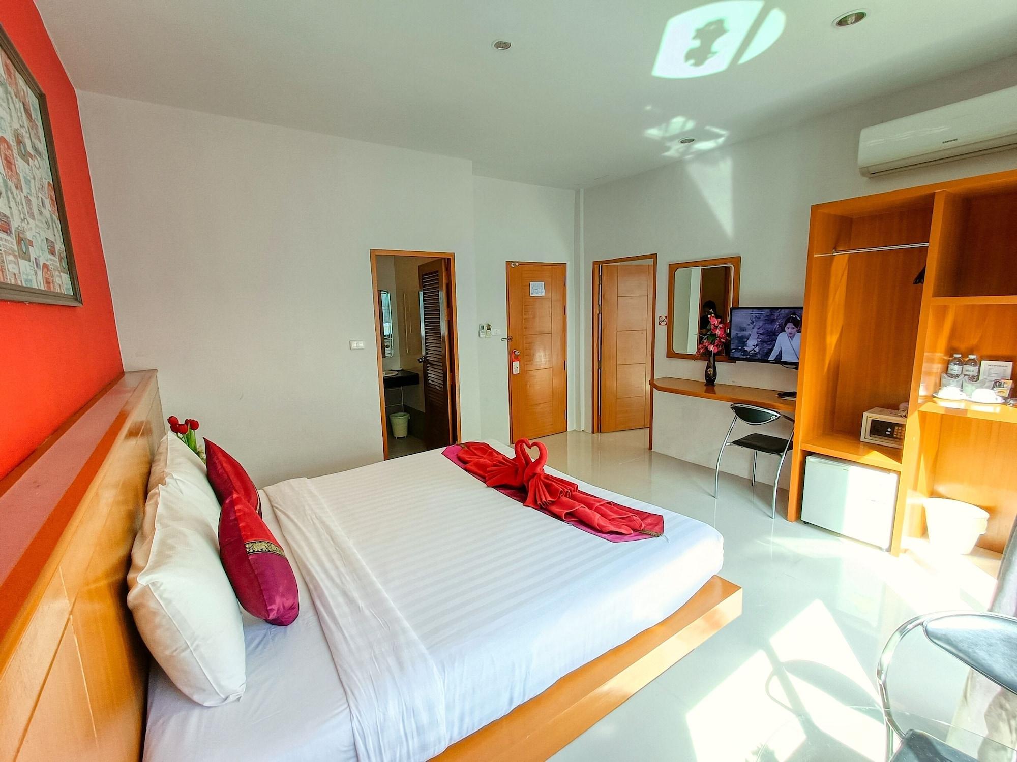 Pj Patong Resortel Exterior foto