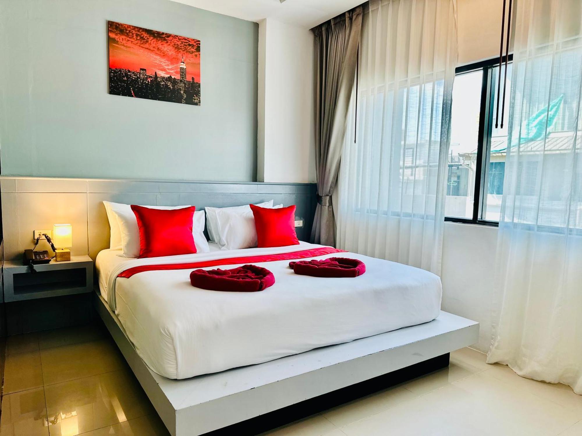 Pj Patong Resortel Exterior foto